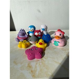 Assorted Munchkin Animal Figure Bath Toys Jeep Rubber ducks Squirts Water
